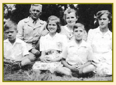 Bartsch Family in 1943: back Henry, Anna, Erna; front Arthur, Lydia and Karl before coming back from Africa