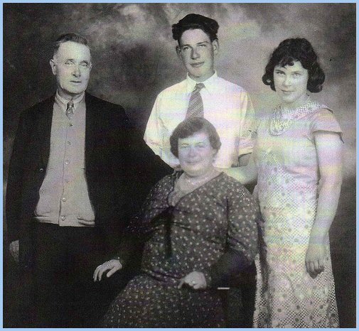 Brown Family: Robert, Elizabeth, Chester, Annetta - 1934