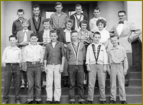 Grade Eight Class (1958-59)
